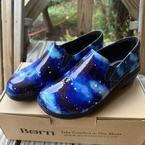 Born Toby Duo shoe , black with Night Sky design Size 8